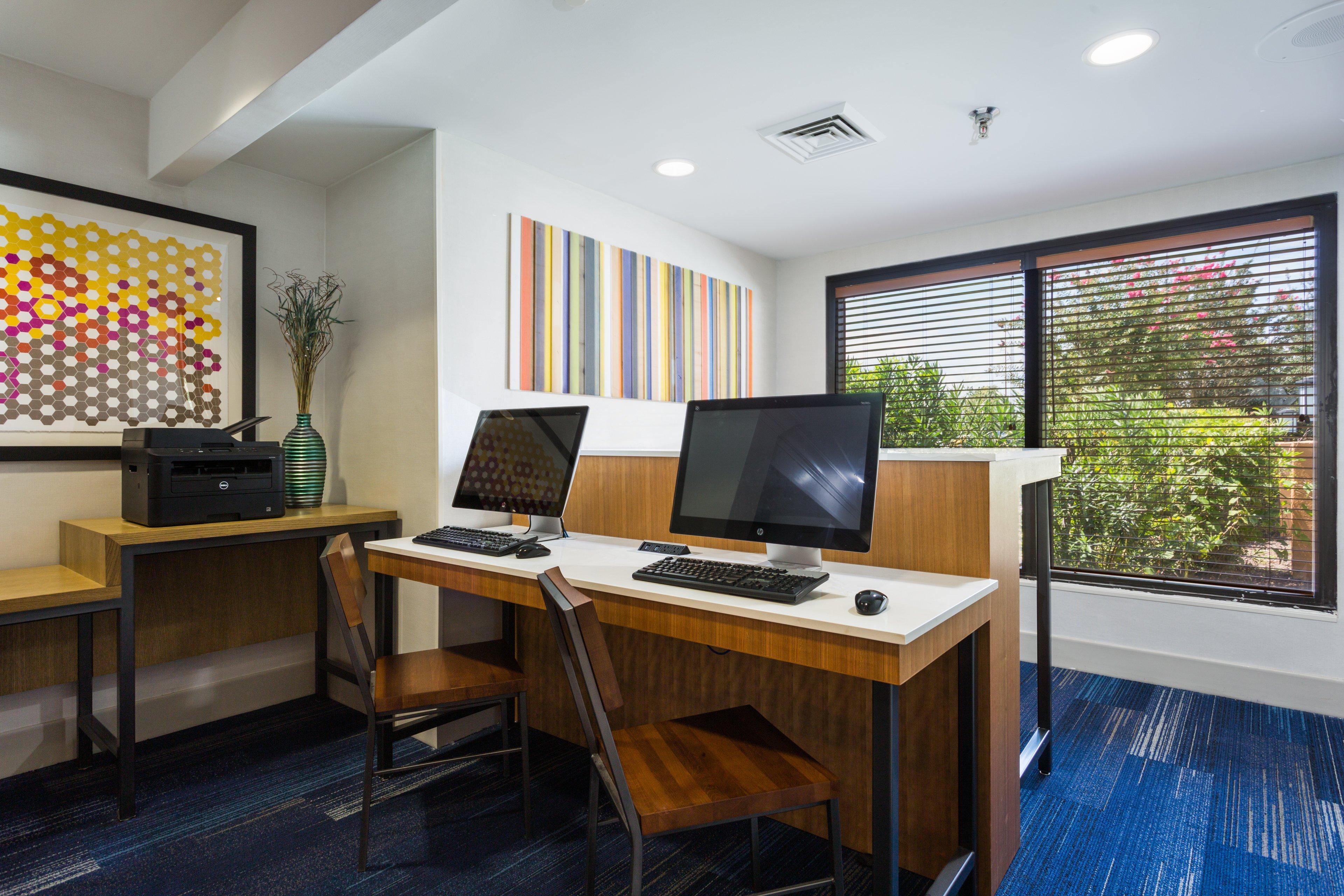Holiday Inn Express & Suites Wilmington-University Center By Ihg Exteriér fotografie