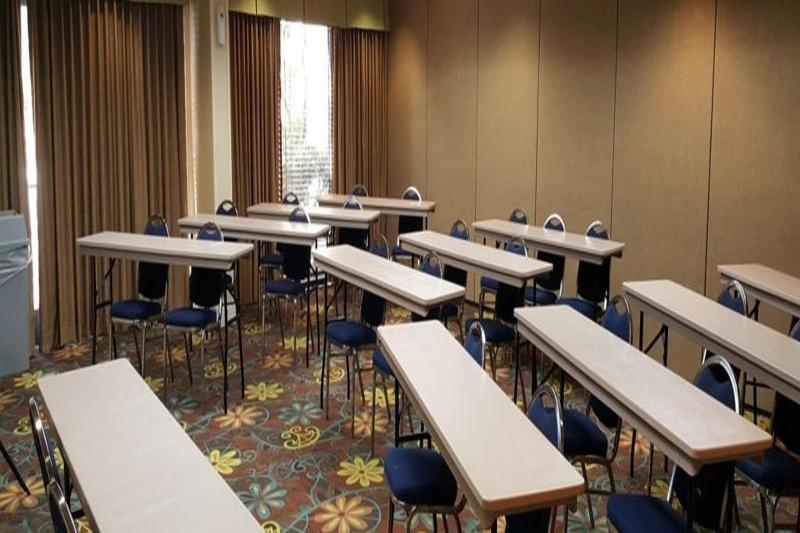 Holiday Inn Express & Suites Wilmington-University Center By Ihg Exteriér fotografie